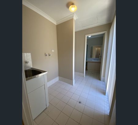 52B Redwood Crescent, Melville, WA 6156 - Photo 2