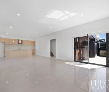 “NEWLY BUILT 3 BEDROOM, TWO BATHROOM FAMILY TOWNHOUSE” - Photo 1