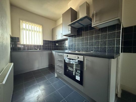 3 bedroom flat to rent - Photo 1