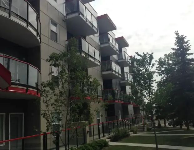 Upscale Condo steps from Unit Square | #412, - 10611 117 St NW, Edmonton - Photo 1