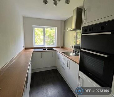 1 bedroom in a house share to rent - Photo 4