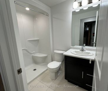 Townhouse For Lease | X8105754 - Photo 6