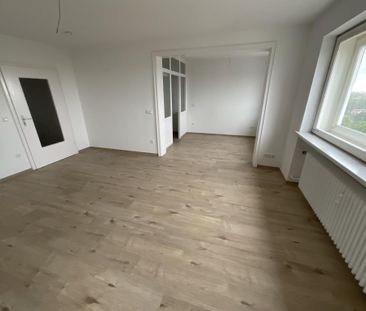 Modernisierte 3-ZKB-Balkonwohnung in der 11. Etage eines Hochhauses... - Foto 1
