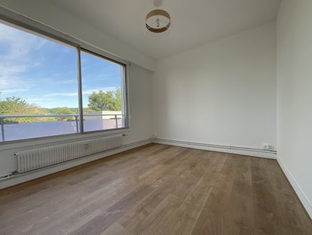 A LOUER - Rue des Poulies - T3 de 70m² avec Terrasse, parking et cave. - Photo 2