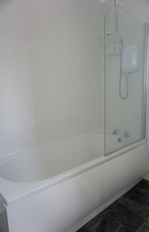 1 bedroom ground floor flat to rent - Photo 2