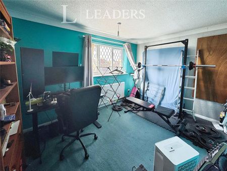 2 bedroom semi-detached house to rent - Photo 2