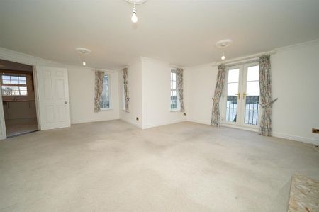 3 bedroom apartment to rent - Photo 2