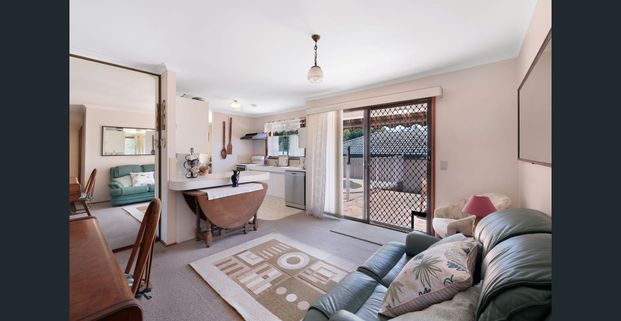 Central Location Family House - Photo 1