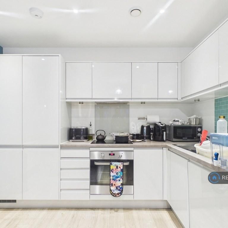 2 bedroom flat to rent - Photo 1