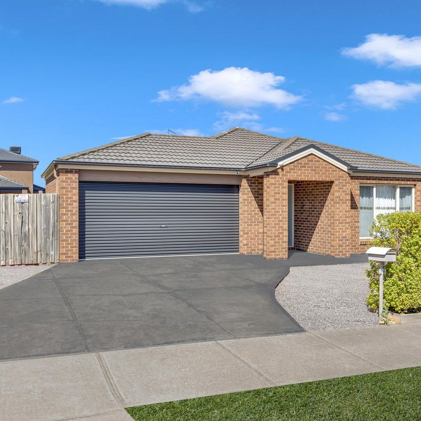 Immaculately Designed Family Home in a Prime Melton Location - Photo 1
