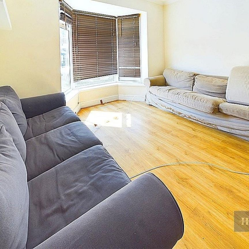 4 bedroom House To Let - Photo 1
