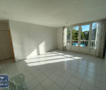 Location Appartement 4 pièces 75m² LE PLESSIS TREVISE 94420 - Photo 2