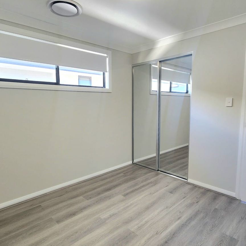 Brand New House For Lease - 5 Bedrooms + 3 Bathrooms - Photo 1