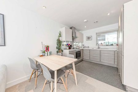 1 bedroom flat to rent - Photo 4