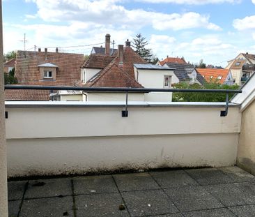 3P DERNIER ETAGE ASCENSEUR ET STATIONNEMENTS - Photo 6