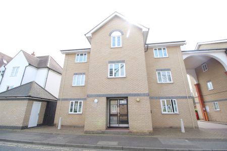 Victoria Chase, Colchester - Photo 2