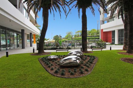 Well Maintained 1 Bed plus Study Desk and Parking! - Photo 3