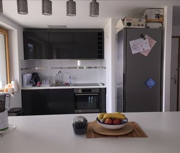 Location Appartement 3 pièces 70m² - Photo 3