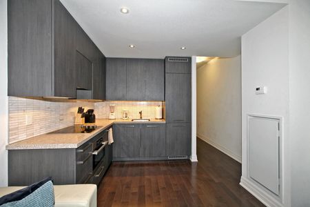 For Lease - 8 The Esplanade Avenue Unit# 3512, Toronto, Ontario - Photo 4