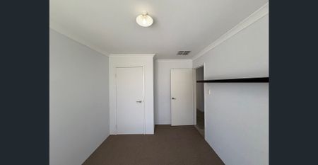 4x2 House in Secret Harbour offering Seaside Charm - Photo 5