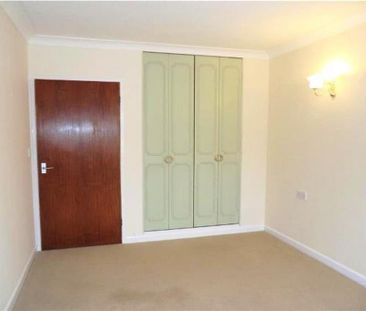 1 bedroom retirement property to rent - Photo 2