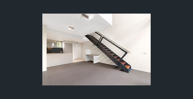 SENSATIONAL LOFT APARTMENT WITH COURTYARD - Photo 1