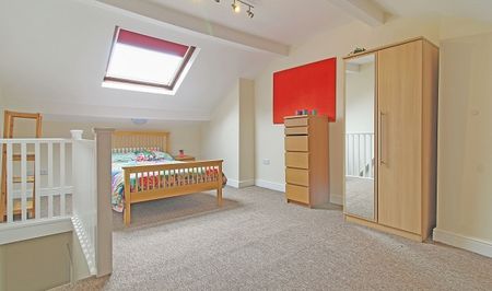 Fantastic 3 bedroom student property - Photo 5
