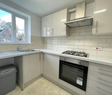 2 bedroom terraced house to rent - Photo 4