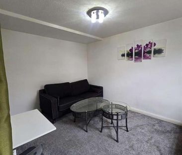 Melrose Apartment, Hathersage Road, Manchester, M13 - Photo 2