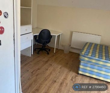 1 bedroom in a house share to rent - Photo 3