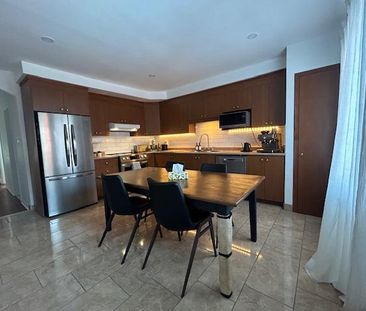 beau 5 1/2 3 étage dans un triplex tranquille - Photo 2