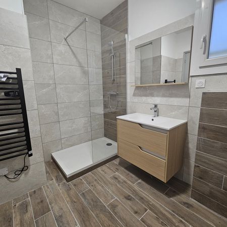 Location Appartement 2 pièces 47m² VITROLLES 13127 - Photo 4