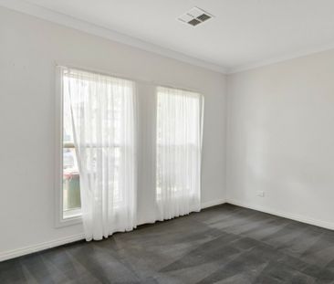 14 Chifley Avenue, Hope Valley SA, Belconnen - Photo 5