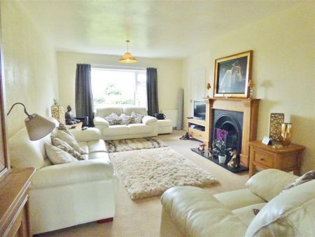 3 bedroom semi-detached house to rent - Photo 2