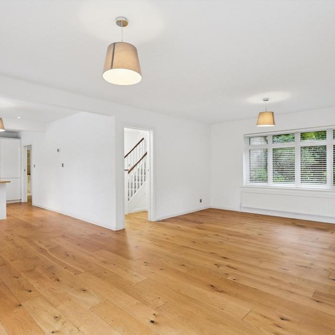 6 bedroom detached house to rent - Photo 1