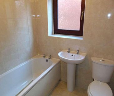 Hillside Avenue, Shaw, OL2 - Photo 4