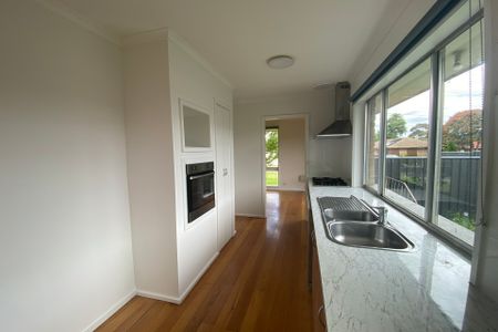 Welcome to 16 Eastern Street, a beautifully renovated family home. - Photo 4