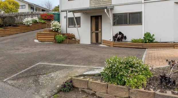 Spacious family home - Photo 1