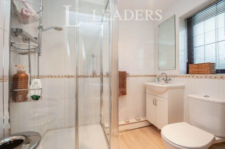 4 bedroom house to rent Sleaford Close, Grange Park, SN5 - Photo 4