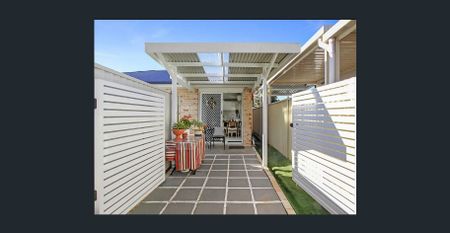 AVAIL 16th OCT - QUICK APPROVAL - AVAILABLE FURNISHED OR NON FURNISHED - Suitable for Small Families or Business - Photo 3