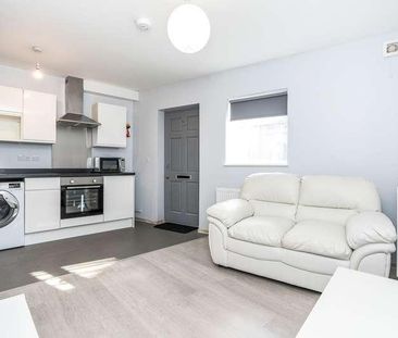 Bellevue Road, SO15 - Photo 4