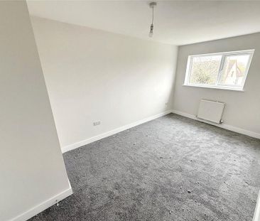 4 bedroom detached house to rent - Photo 3