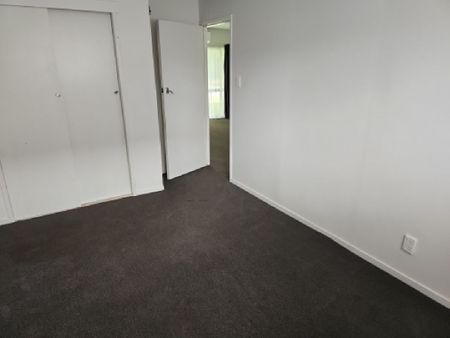 Two Bedroom Apartment Close to the City - Photo 2