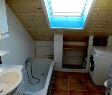 APPARTEMENT 21/2 PIÈCES MANSARDÉ À BÂLE - ISELIN, MEUBLÉ - Photo 1