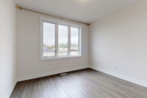 For Lease - 47 Sparks Street, Aurora, Ontario - Photo 1