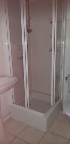 Location Appartement 2 pièces 28m² BORDEAUX 33000 - Photo 2