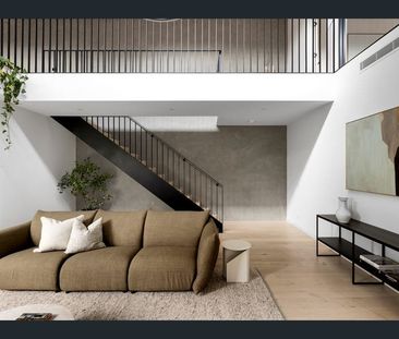 STUNNING FAMILY HOME BY THE BAY - Photo 1