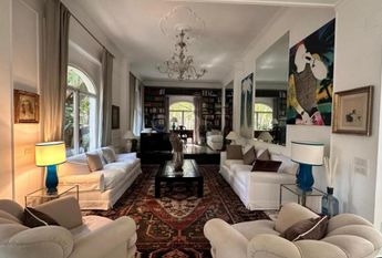 Villa-Parioli: Beautiful independent house with large private garden and terraces. Spacious living, formal dining, study-music room, sun room, 5 bedrooms, 4 bathrooms, parking. rif 163