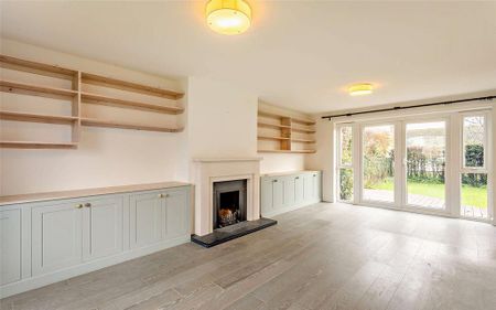 4 bedroom semi-detached house to rent - Photo 2