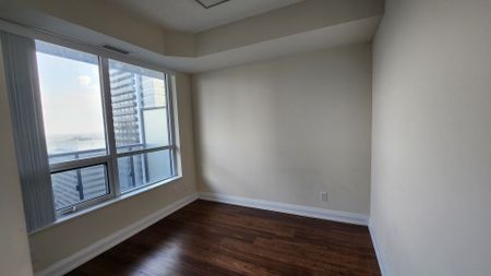 For Lease - 5 Sheppard Avenue Unit# 2225, Toronto, Ontario - Photo 4